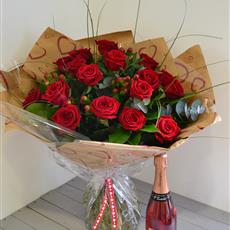 18 Red Naomi Rose Handtied with Rose Champagne