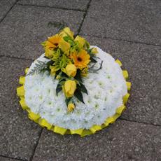 Classic Posy Yellow and White