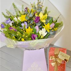Cheerful Springtime Gift Box with Chocolates